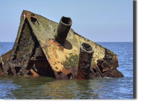 Bug mit Kettenfuehrungsrohren Bug mit Kettenfuehrungsrohren